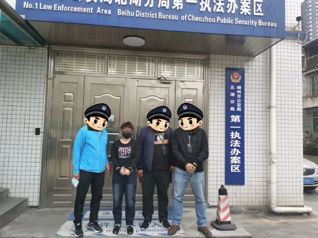 DƬ